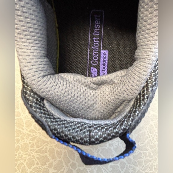 New Balance | Women's 410 V8 Trail Running Shoe. Size: 9 - Picture 15 of 15